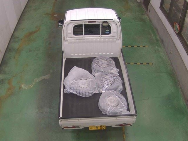 NISSAN CLIPPER TRUCK 2010