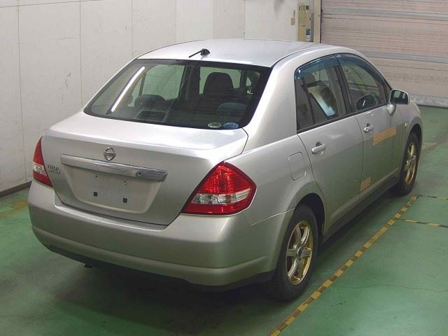 NISSAN TIIDA LATIO 2012