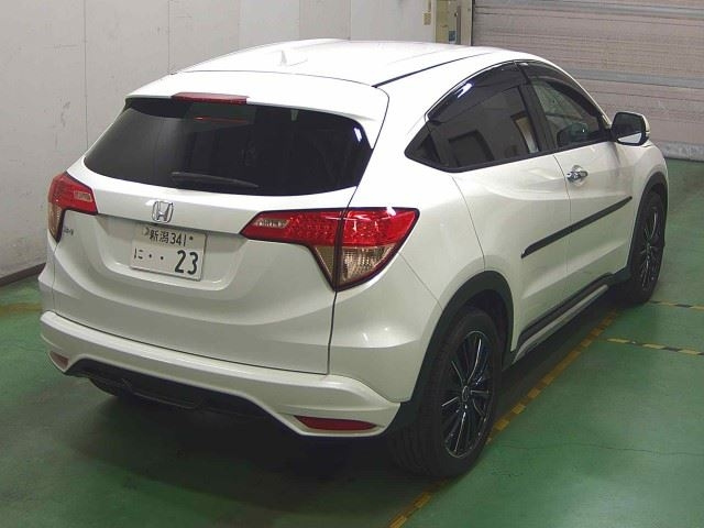 HONDA VEZEL 2015