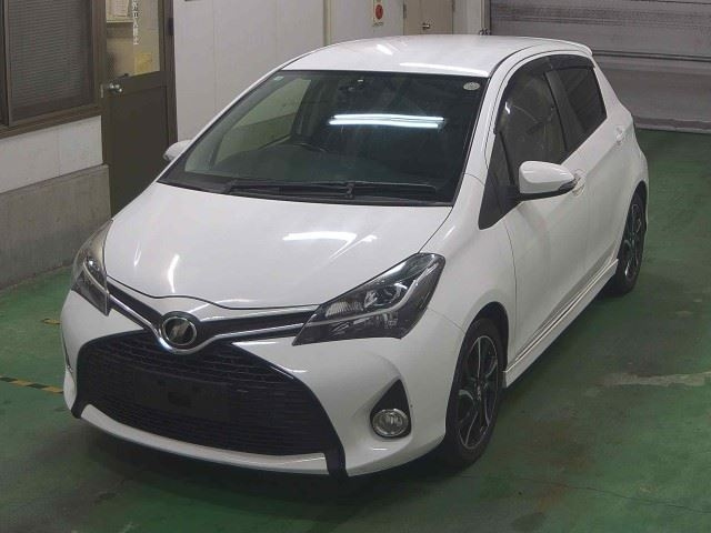 TOYOTA VITZ 2014
