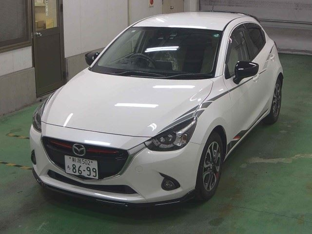 MAZDA DEMIO 2015
