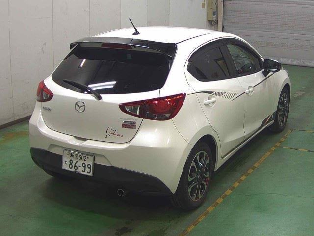 MAZDA DEMIO 2015