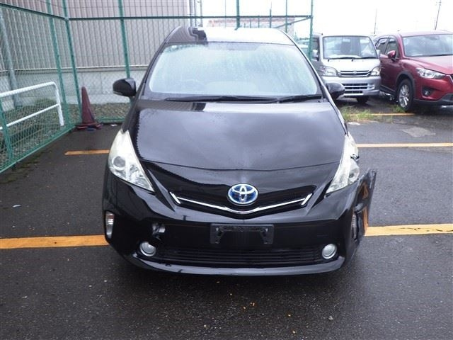 TOYOTA PRIUS ALPHA 2014