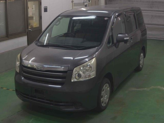 TOYOTA NOAH 2008