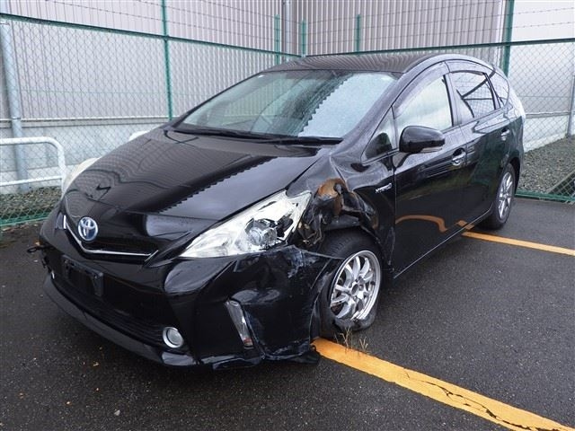 TOYOTA PRIUS ALPHA 2014