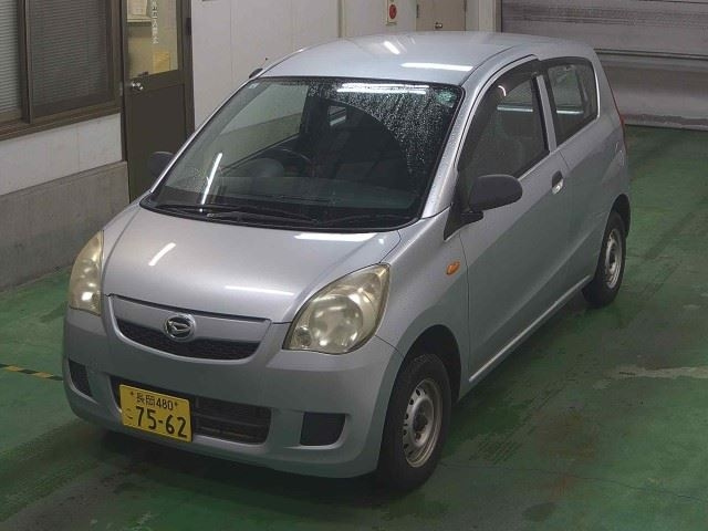 DAIHATSU MIRA 2010