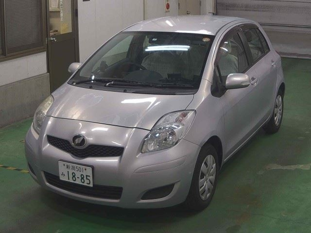 TOYOTA VITZ 2010