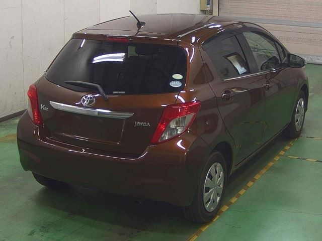 TOYOTA VITZ 2011