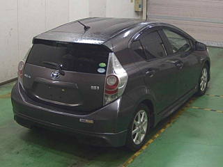 TOYOTA AQUA 2012