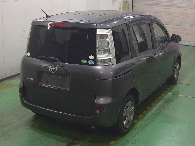 TOYOTA SIENTA 2012