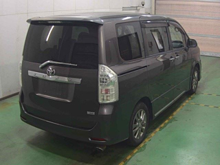 TOYOTA VOXY 2012