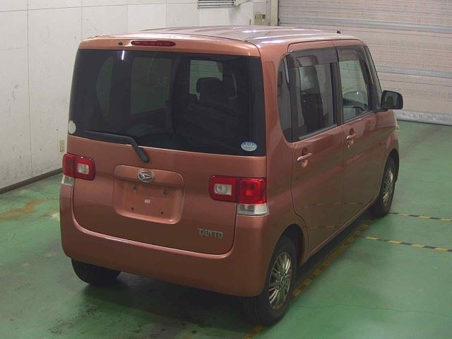 DAIHATSU TANTO 2008