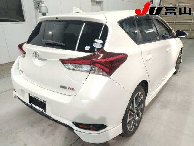 TOYOTA AURIS 2017