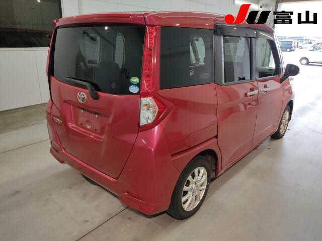 TOYOTA ROOMY 2016
