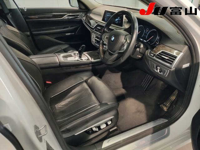 BMW 7 SERIES 2016