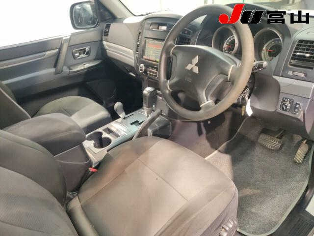 MITSUBISHI PAJERO 2010