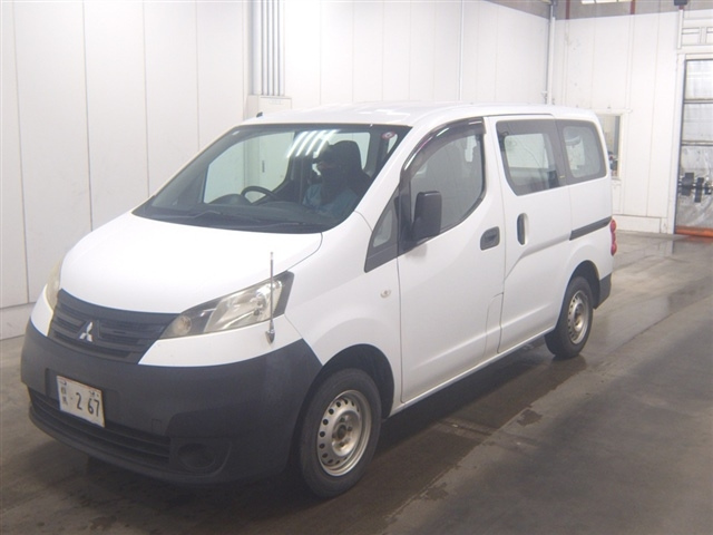 MITSUBISHI DELICA 2014