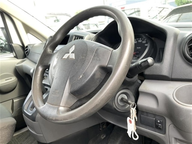 MITSUBISHI DELICA 2014