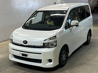TOYOTA VOXY 2012