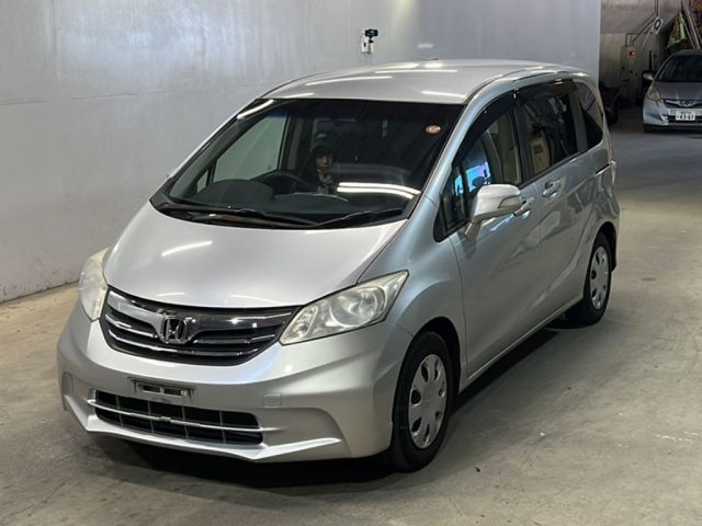 HONDA FREED 2013
