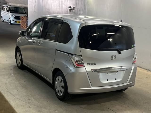 HONDA FREED 2013