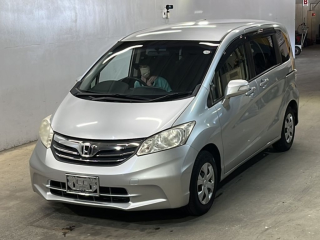 HONDA FREED 2012
