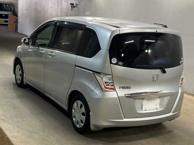 HONDA FREED 2012