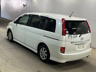 TOYOTA ISIS 2009