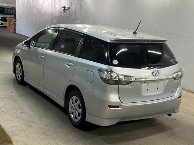 TOYOTA WISH 2012