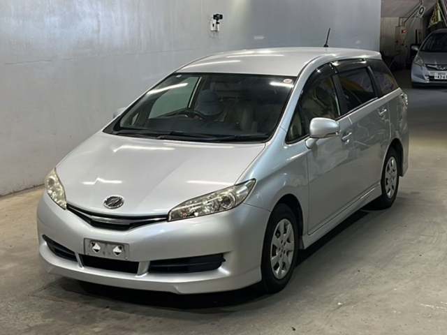 TOYOTA WISH 2012