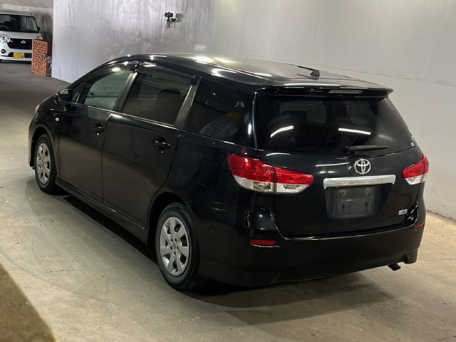 TOYOTA WISH 2010
