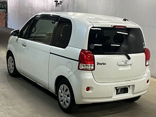 TOYOTA PORTE 2013