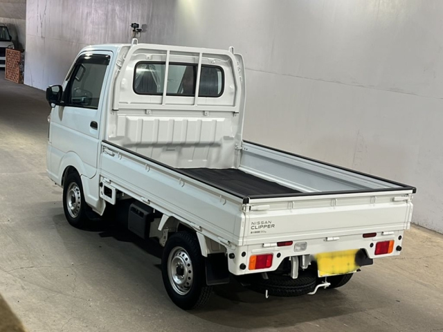 NISSAN CLIPPER TRUCK 2024