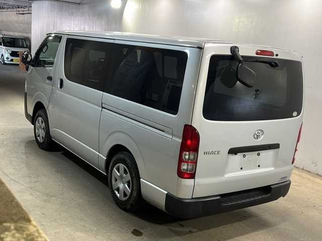 TOYOTA HIACE VAN 2017