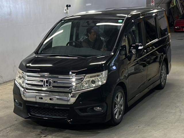 HONDA STEP WAGON 2013