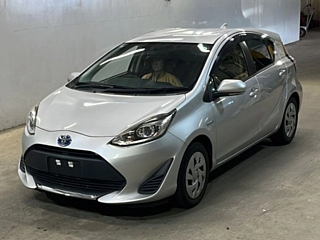 TOYOTA AQUA 2019