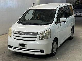 TOYOTA NOAH 2008