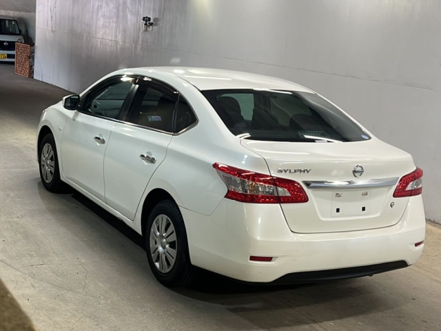 NISSAN SYLPHY 2018