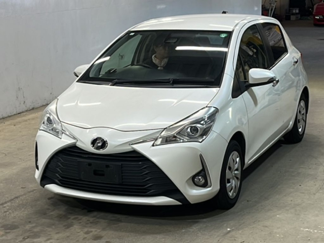 TOYOTA VITZ 2019