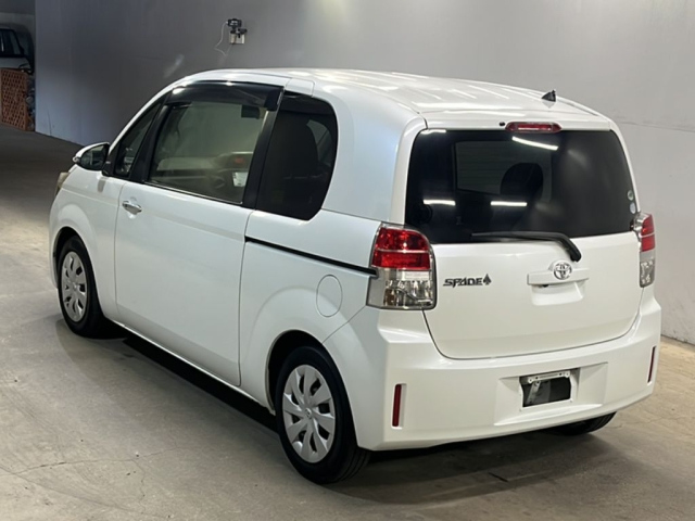 TOYOTA SPADE 2012
