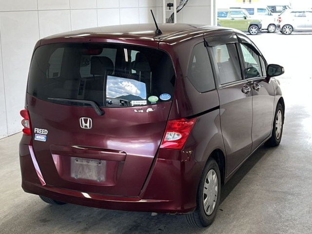 HONDA FREED 2010