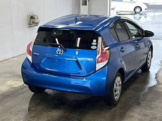 TOYOTA AQUA 2016