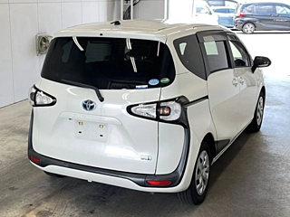 TOYOTA SIENTA 2016