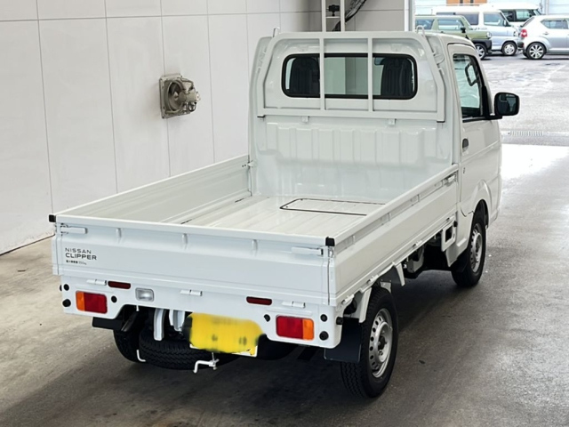 NISSAN CLIPPER TRUCK 2024