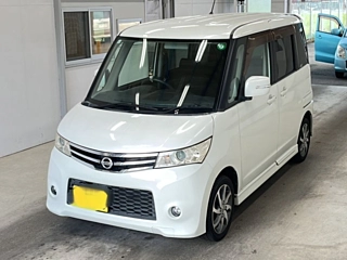 NISSAN ROOX 2011
