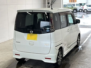 NISSAN ROOX 2011