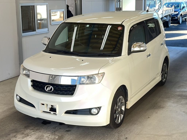 TOYOTA BB 2012