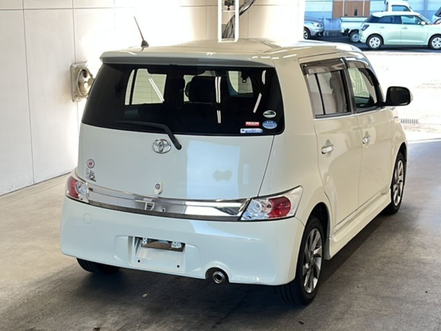 TOYOTA BB 2012