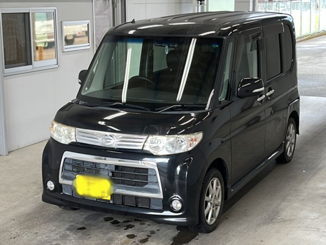 DAIHATSU TANTO 2011