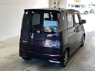 NISSAN ROOX 2010
